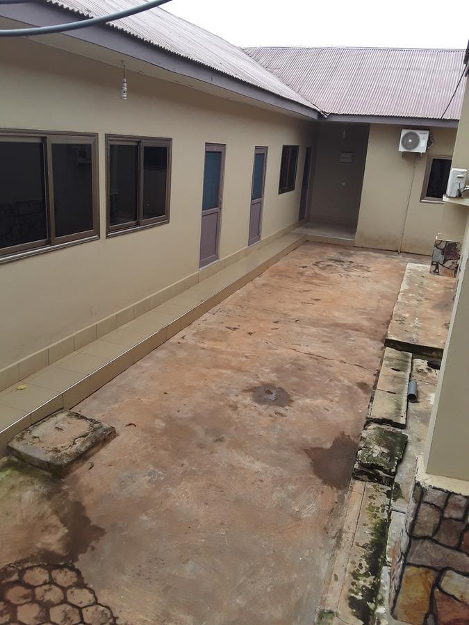 Bizay Hotel Sunyani Exteriör bild